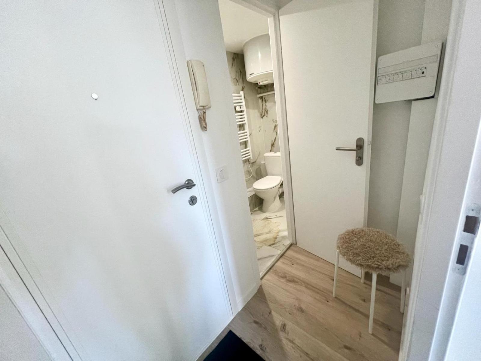 Moderne Renove Avec Balcon Appartement